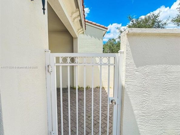 3210 NW 126th Ave 3210, Sunrise FL 33323