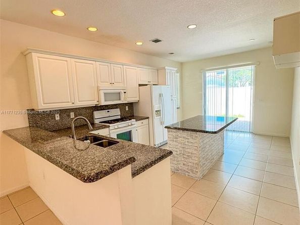 3210 NW 126th Ave 3210, Sunrise FL 33323