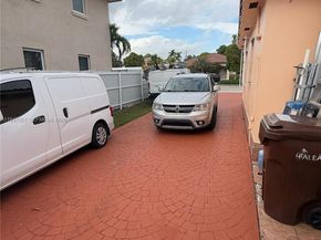 380 W 41st St, Hialeah FL 33012