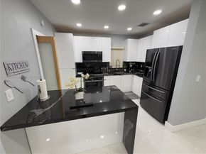 380 W 41st St, Hialeah FL 33012