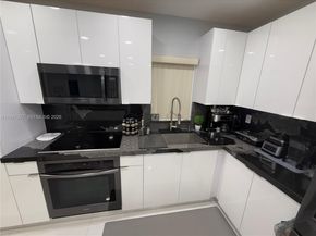 380 W 41st St, Hialeah FL 33012