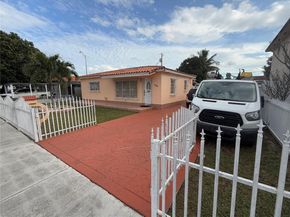 380 W 41st St, Hialeah FL 33012