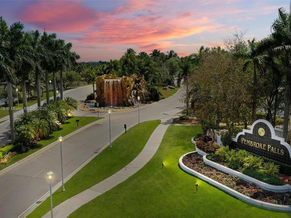 13790 NW 20th St, Pembroke Pines FL 33028