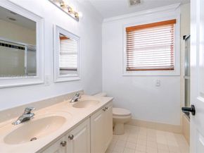 13790 NW 20th St, Pembroke Pines FL 33028