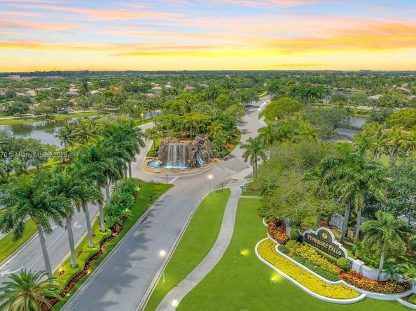 13790 NW 20th St, Pembroke Pines FL 33028