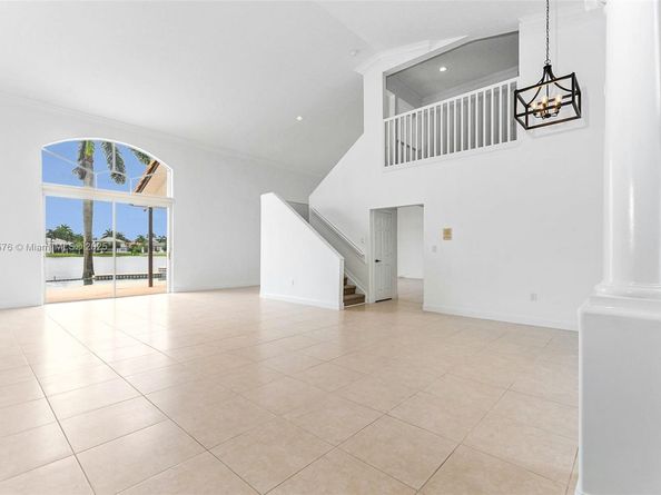 13790 NW 20th St, Pembroke Pines FL 33028