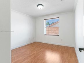 13790 NW 20th St, Pembroke Pines FL 33028