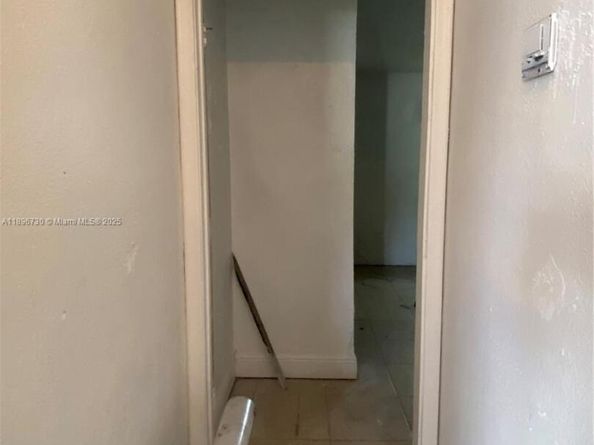 3954 NW 182nd Ln, Miami Gardens FL 33055