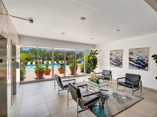 401 Golden Isles Dr 307, Hallandale Beach FL 33009