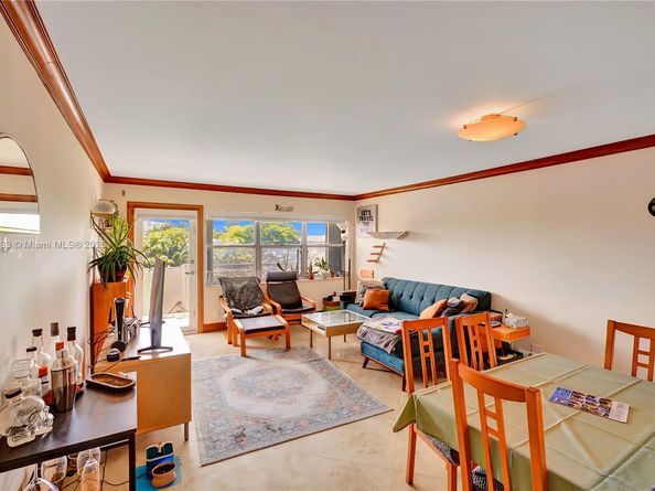 401 Golden Isles Dr 307, Hallandale Beach FL 33009