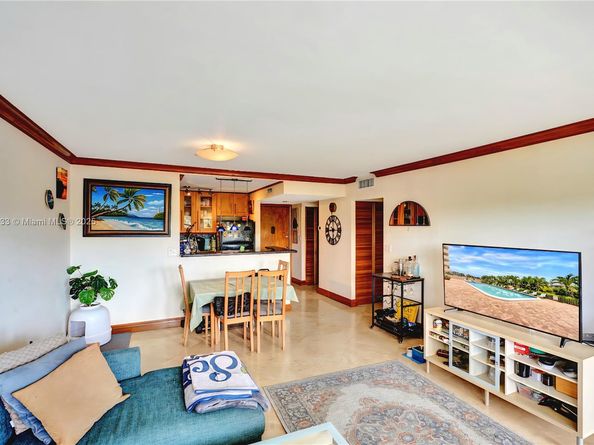 401 Golden Isles Dr 307, Hallandale Beach FL 33009