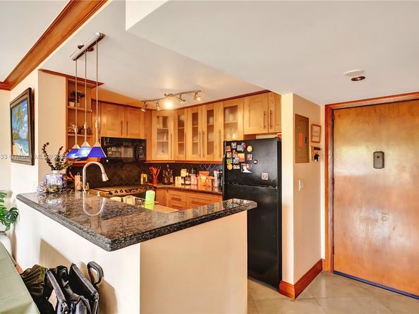 401 Golden Isles Dr 307, Hallandale Beach FL 33009