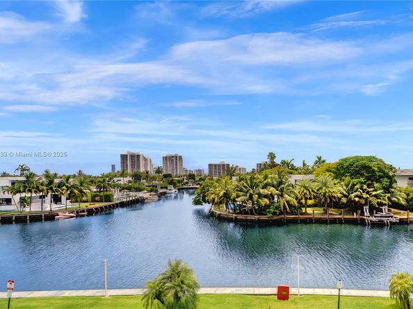 401 Golden Isles Dr 307, Hallandale Beach FL 33009