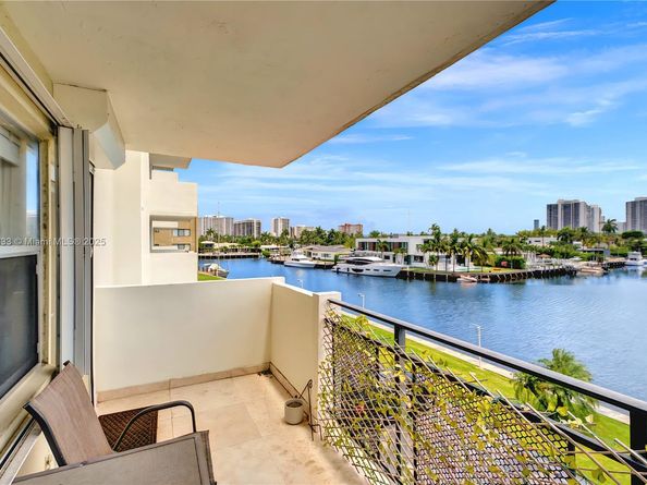 401 Golden Isles Dr 307, Hallandale Beach FL 33009