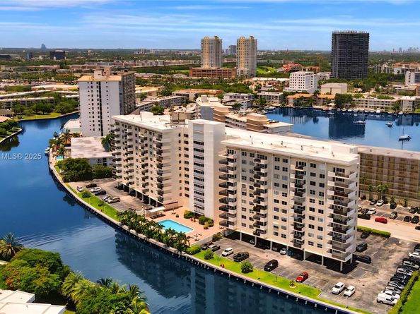 401 Golden Isles Dr 307, Hallandale Beach FL 33009