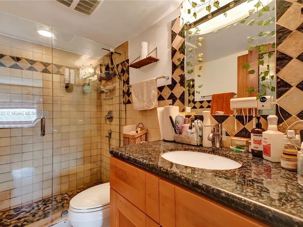 401 Golden Isles Dr 307, Hallandale Beach FL 33009