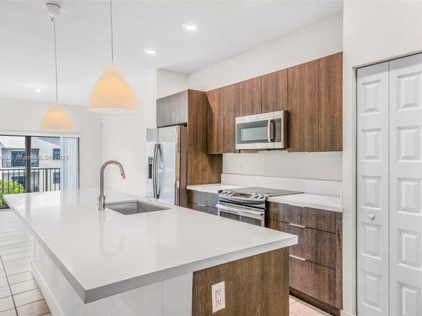 7865 NW 104th Ave 33, Doral FL 33178