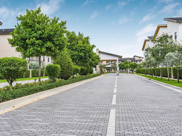 7865 NW 104th Ave 33, Doral FL 33178