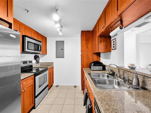 36 NW 6th Ave 701, Miami FL 33128
