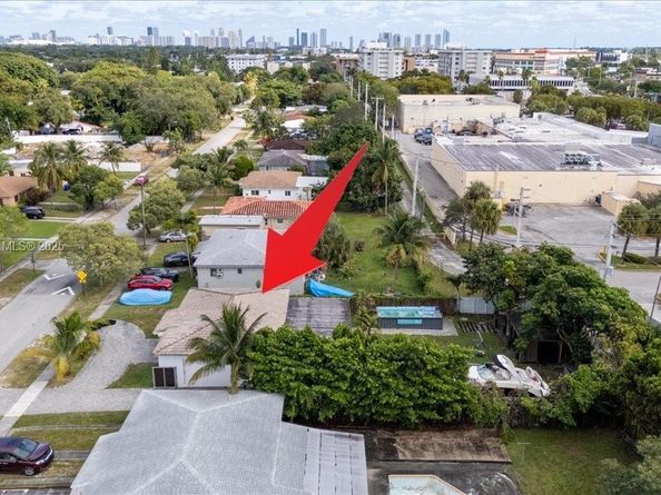 640 NE 168th St, North Miami Beach FL 33162