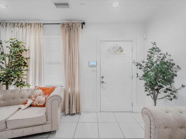 640 NE 168th St, North Miami Beach FL 33162