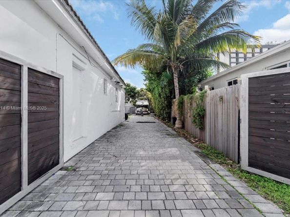 640 NE 168th St, North Miami Beach FL 33162