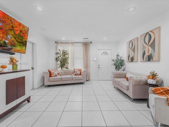 640 NE 168th St, North Miami Beach FL 33162