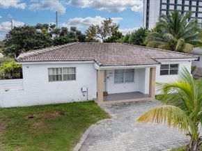 640 NE 168th St, North Miami Beach FL 33162