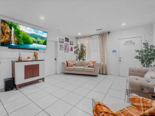 640 NE 168th St, North Miami Beach FL 33162