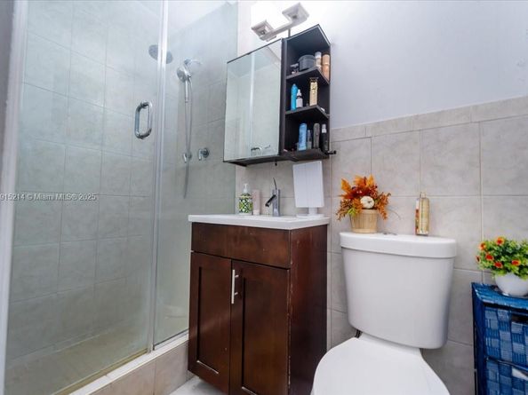 640 NE 168th St, North Miami Beach FL 33162