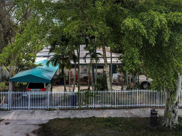 4661 SW 101st Ave, Miami FL 33165