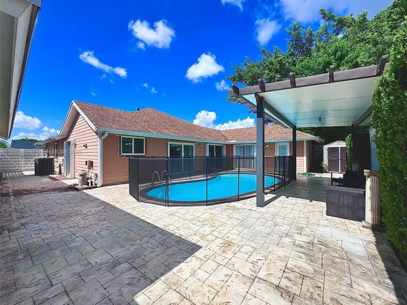 14145 SW 100th Ter, Miami FL 33186