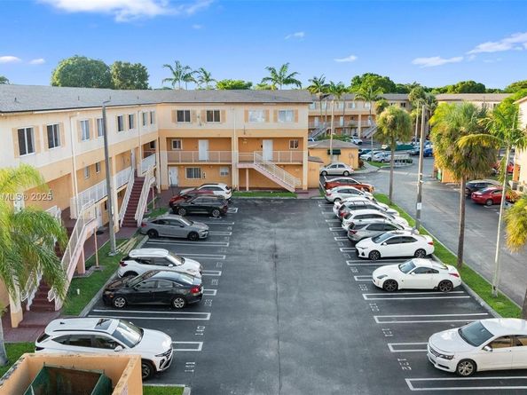 6235 Kendale Lakes Cir 247, Miami FL 33183