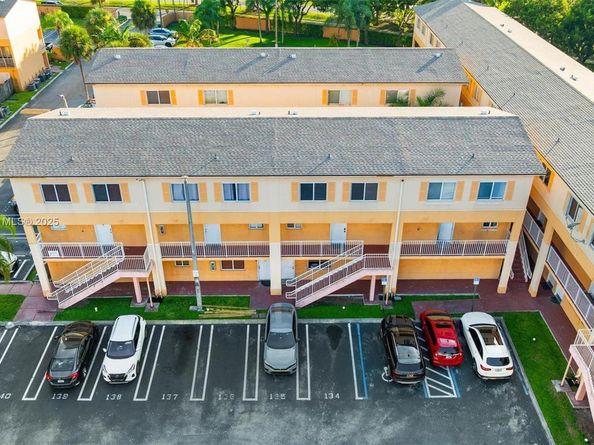 6235 Kendale Lakes Cir 247, Miami FL 33183