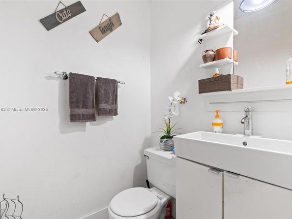 6235 Kendale Lakes Cir 247, Miami FL 33183