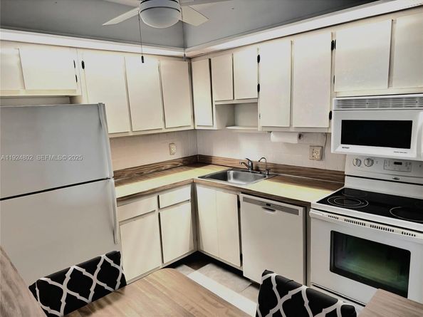 9530 N Belfort Cir 108, Tamarac FL 33321