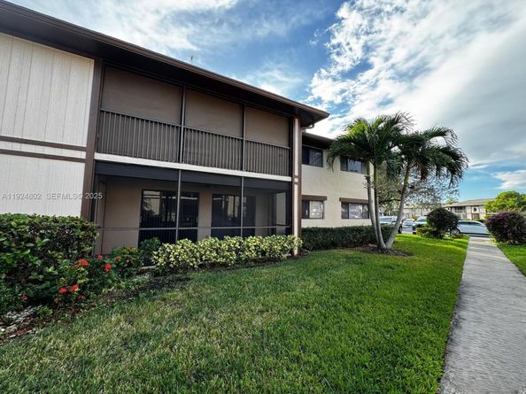 9530 N Belfort Cir 108, Tamarac FL 33321