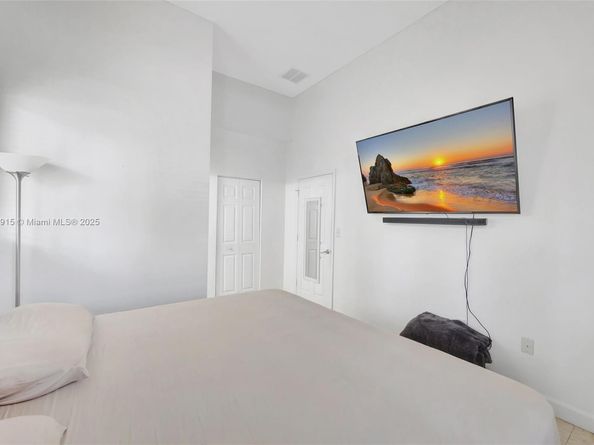 1130 NE 41st Ave, Homestead FL 33033