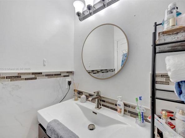 1130 NE 41st Ave, Homestead FL 33033