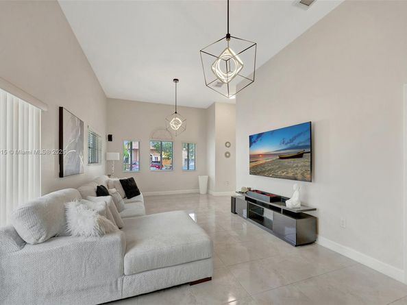 1130 NE 41st Ave, Homestead FL 33033