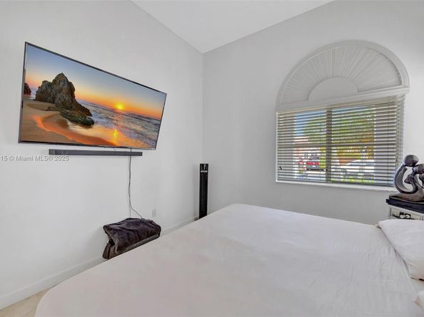 1130 NE 41st Ave, Homestead FL 33033