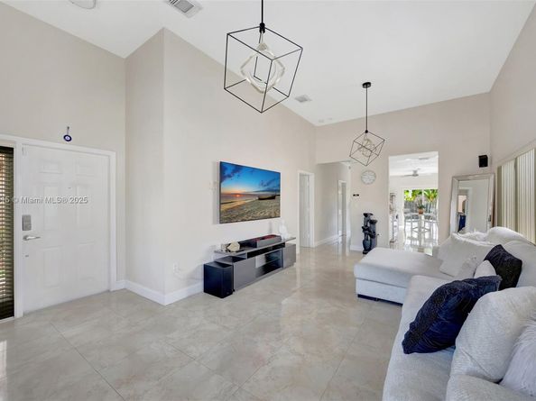 1130 NE 41st Ave, Homestead FL 33033