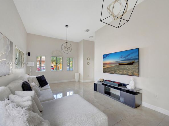 1130 NE 41st Ave, Homestead FL 33033