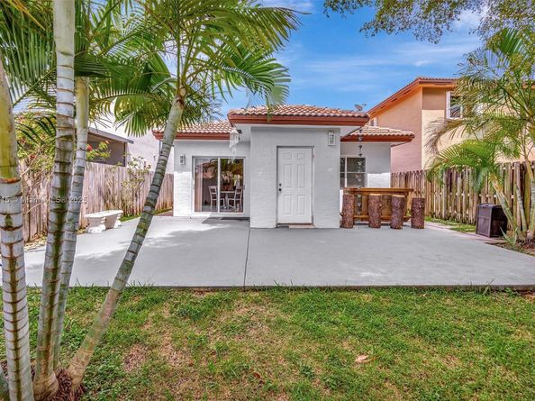 1130 NE 41st Ave, Homestead FL 33033