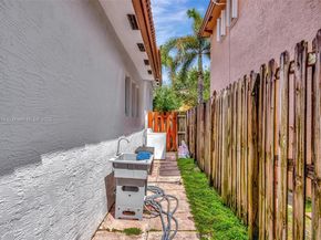 1130 NE 41st Ave, Homestead FL 33033