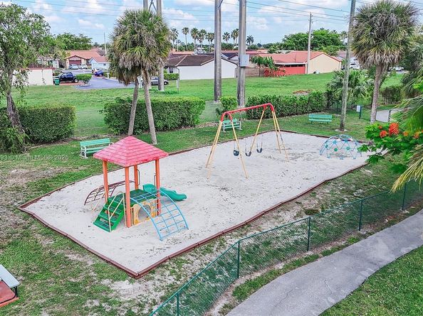 1456 SW 134th Pl, Miami FL 33184