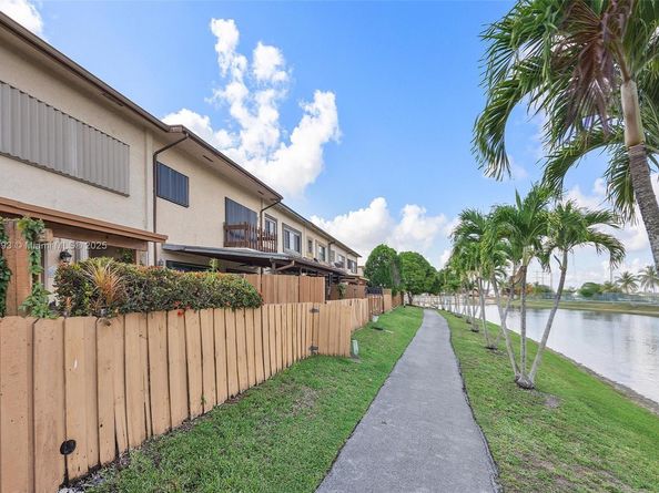 1456 SW 134th Pl, Miami FL 33184