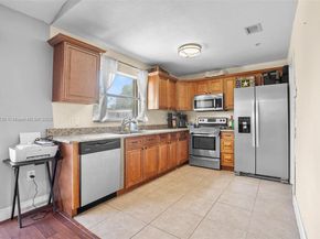 11540 NW 33rd St, Sunrise FL 33323