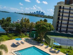 880 NE 69th St 4H, Miami FL 33138