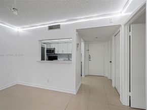 200 Lakeview Dr 101, Weston FL 33326